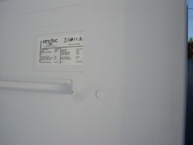 Eticheta masina frigorifca gasim toate datele tip refrigerant ,putere compresor tensiune alimentare tooot